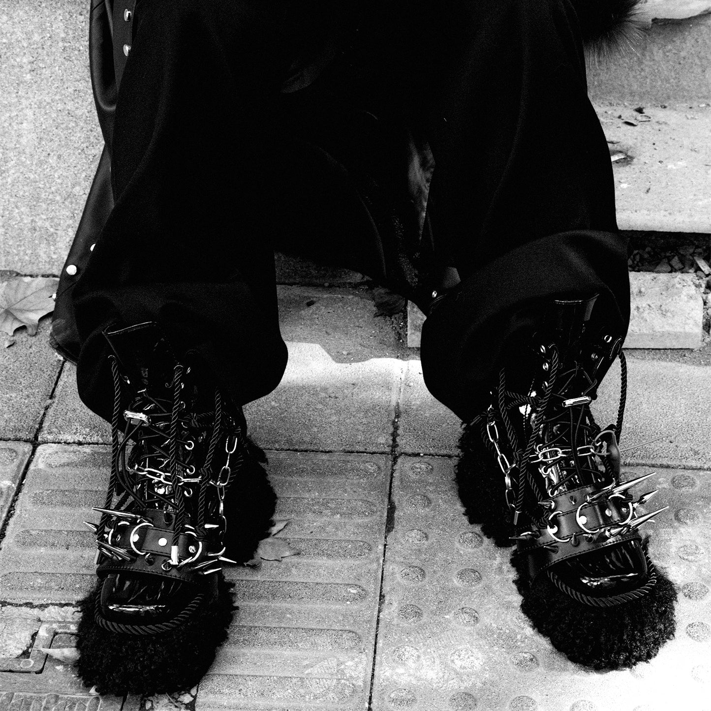 SINKing Rivet Punk Boots