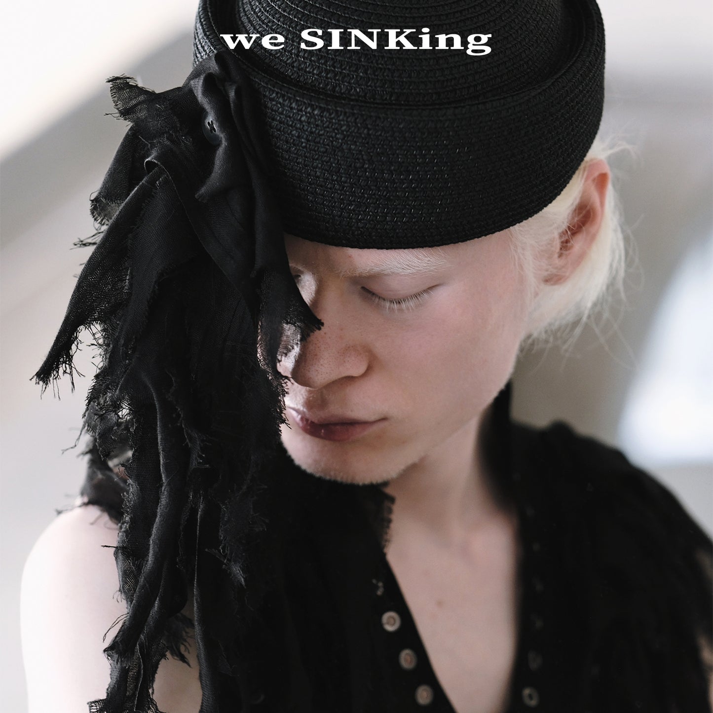 SINKing Straw Frayed Round Hat